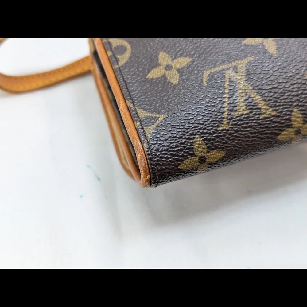Louis Vuitton Brown Monogram Crossbody Bag with Tan Trim - Picture 12 of 13